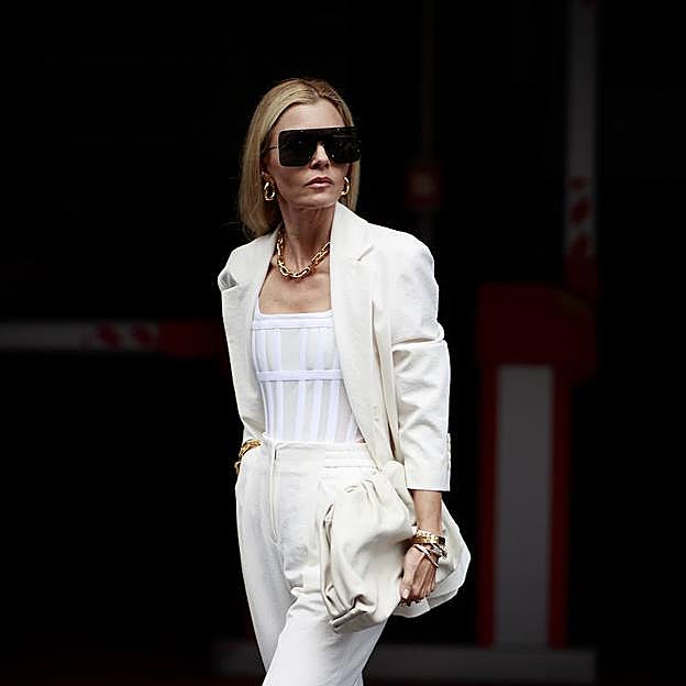 Esta es la blazer de Zara que arrasa en Instagram: de estilo fluido, disponible en dos colores y muy favorecedora