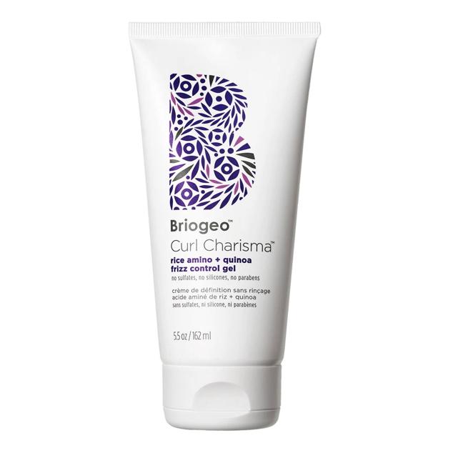 Sublima la salud y apariencia de tu melena rizada con este gel definidor antiencrespamiento válido para todo tipo de rizos y pelo ondulado, que suaviza, flexibiliza, refuerza, hidrata y fija. Esto ese consigue gracias al extracto y los aminoácidos de arroz, la quinoa hidrolizada, la manteca de karité, el aceite de aguacate, el aceite de pomelo, los aminoácidos de queratina, el coco y el tomate.