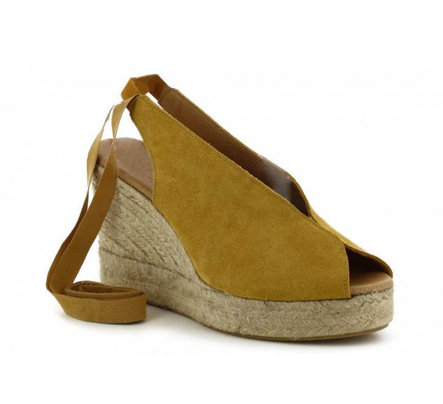 Estas alpargatas de Camila’s están disponibles en amarillo, rosa y taupe