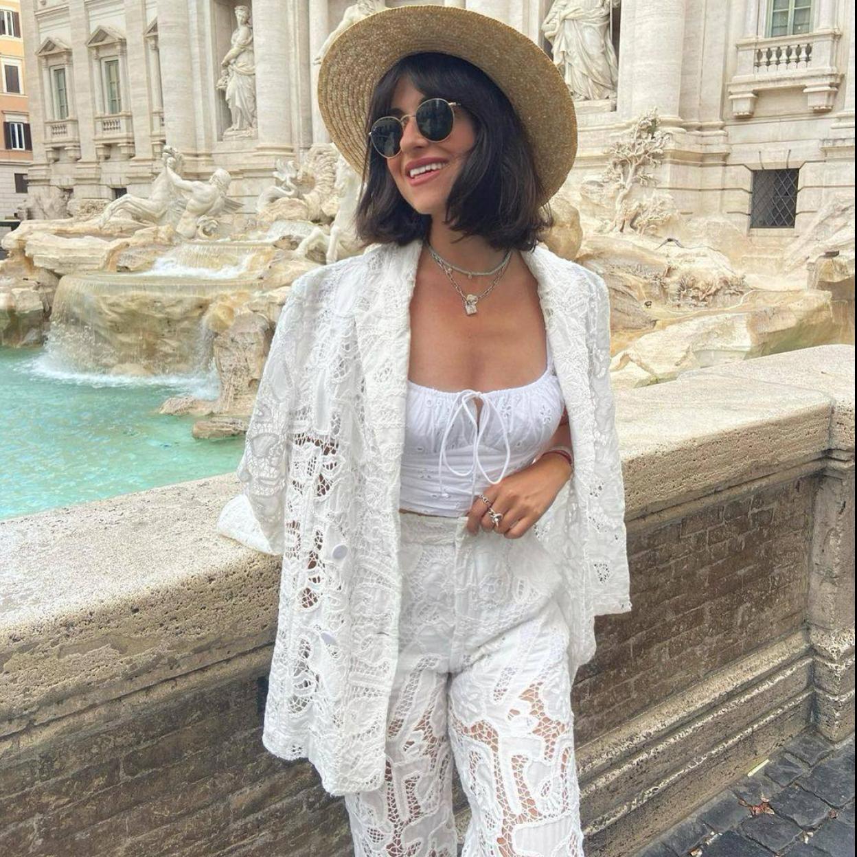 Pincha en la imagen para ver No te podrás resistir a estos bonitos y elegantes trajes estampados con los que ir de 10 a diario o en un look de invitada