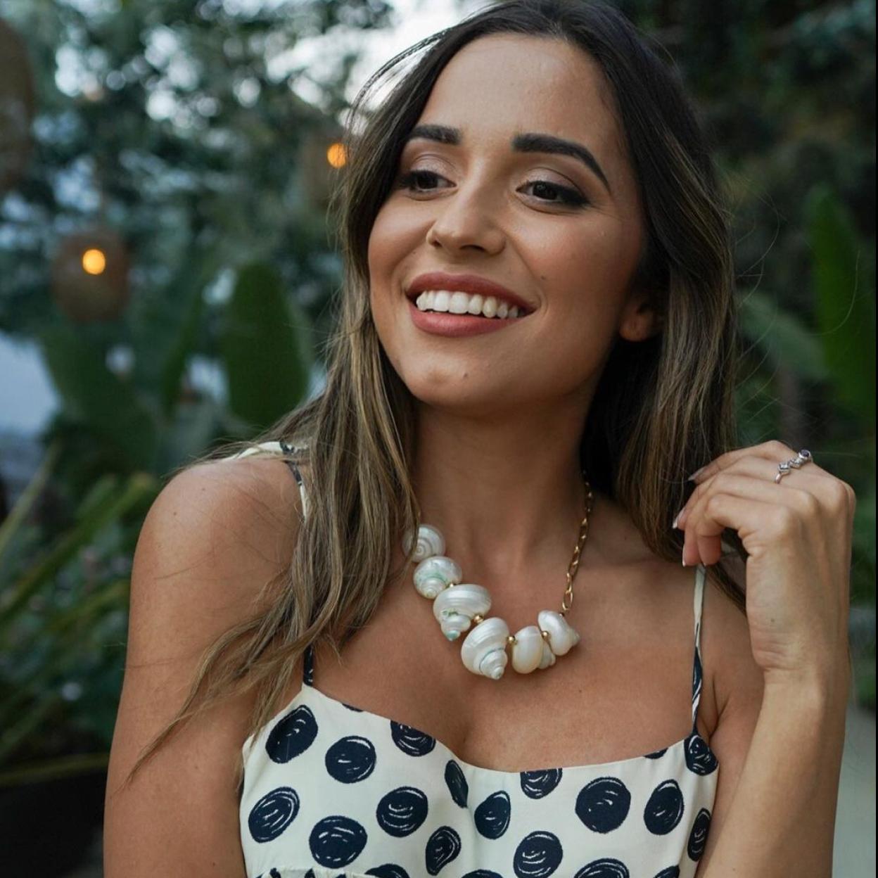 El vestido de Parfois está triunfando entre las influencers.