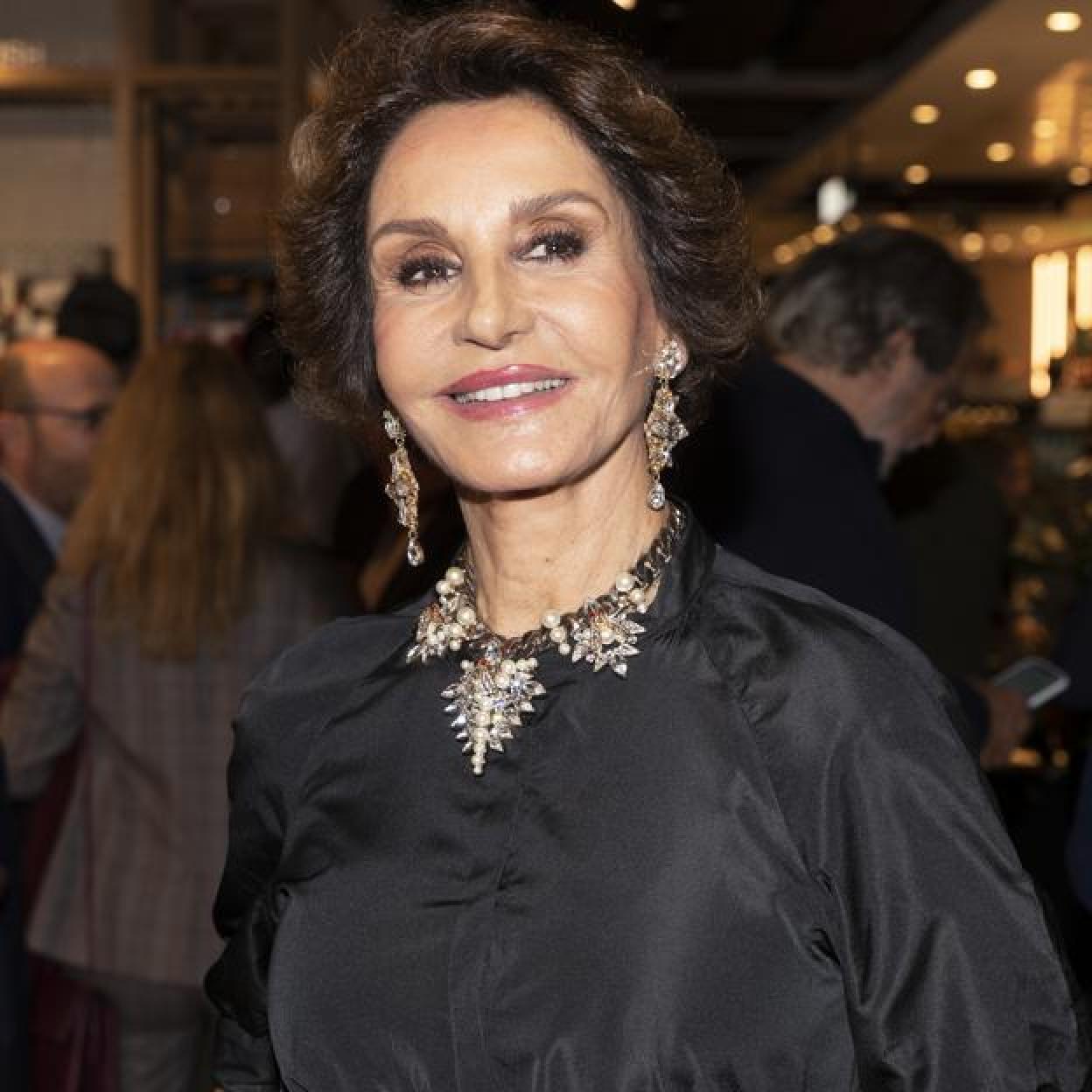 Naty Abascal presume en las redes de su estilo elegante y original.