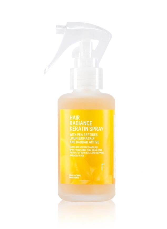 Hair Radiance Keratin Spray cuenta con múltiples beneficios con los que conseguirás un cabello sano, fuerte, brillante y sedoso. La queratina vegetal ayuda a reestructurar la fibra capilar y no tiene un acabado graso. Además, protege el cabello de los rayos UV y del daño térmico de los secadores y las planchas. (16 euros)