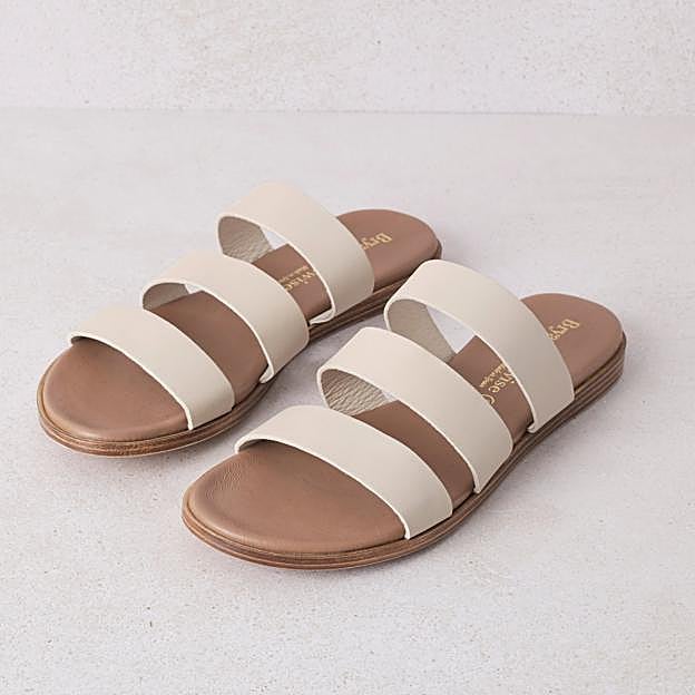 Imagen principal - Tres sandalias de tiras para copiar el look de Ana Boyer.