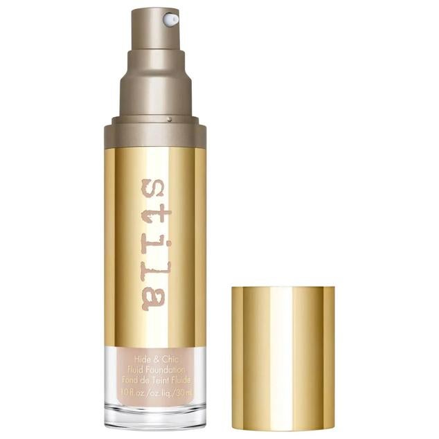 Perfecciona tu cutis al instante y de forma duradera con esta  base de maquillaje  líquida y ultraligera. Su fórmula contiene pigmentos recubierto de sílice que crean un efecto relleno y elástica, más juvenil, tersando la textura y minimizando las imperfecciones, al alisar completamente la piel y obtener un efecto difuminado como un filtro. La cobertura es capaz de disimular cualquier tipo de mancha y se puede modular, así como no acartona, ni se desvanece, ni cuartea. Para una dosis extra de tratamiento, emplea colágeno vegetal que hidrata y reafirma, musgo marino irlandés que refina la textura y baobab antioxidantes.