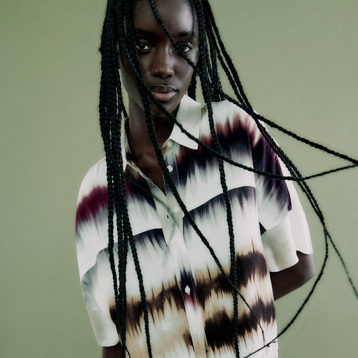 Este es el conjunto tie dye fresquito que no para de agotarse en Zara porque combina con todo