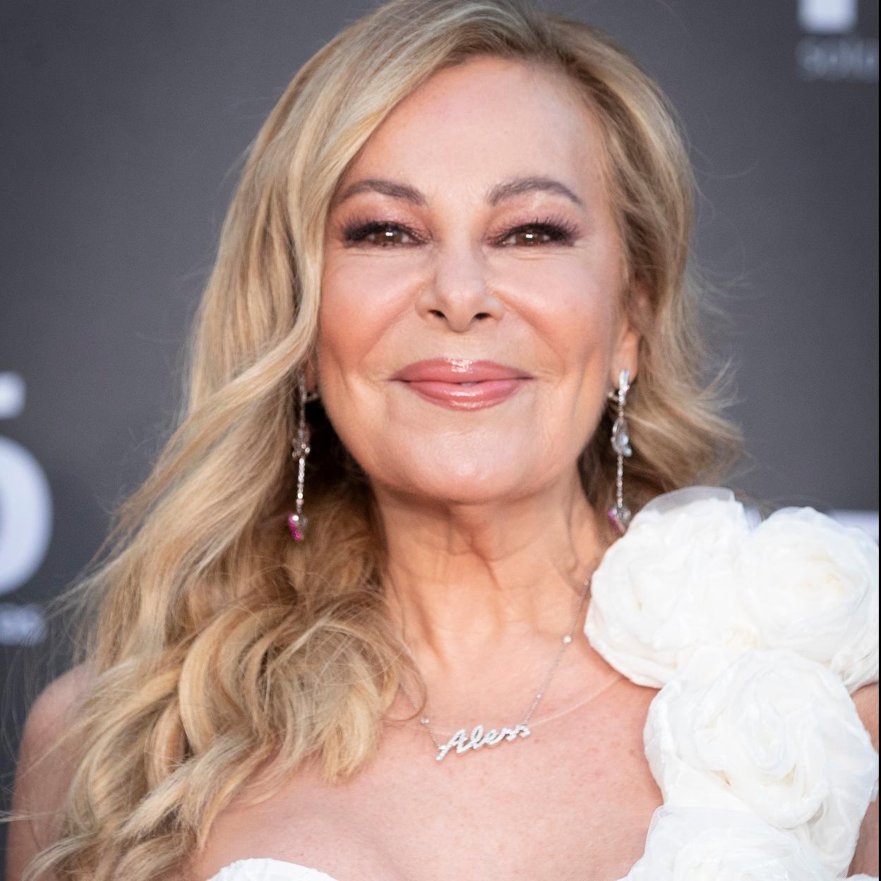 Ana Obregón ha enseñado en Instagram un look con un vestido de Zara.