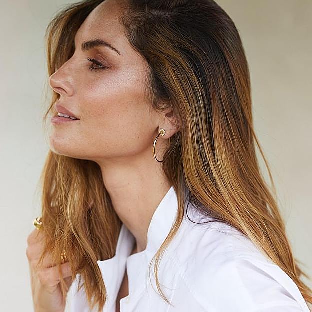 El secreto de las famosas de más de 40 para lucir pelazo es esta mascarilla capilar intensiva con extracto de algas