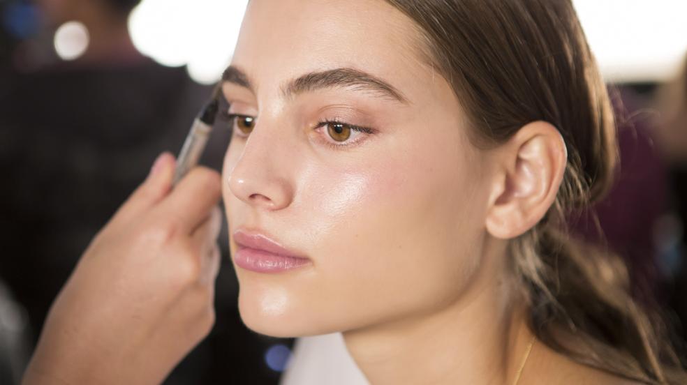 Un iluminador es la clave para conseguir un maquillaje impecable