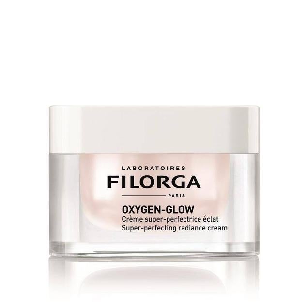 Una  crema de día  perfeccionadora que corrige los signos de la edad, potencia la luminosidad y el efecto buena cara de forma instantánea y duradera. Utiliza el complejo Super-Skin Boosting factors estimulador de la oxigenación energizante de la piel, junto al ácido hialurónico hidratante, redensificante y alisador y la enzima L purificante. Además, unifica el tono gracias a un péptido color control y crea un efecto filtro mediante la tecnología photoperfector HD.