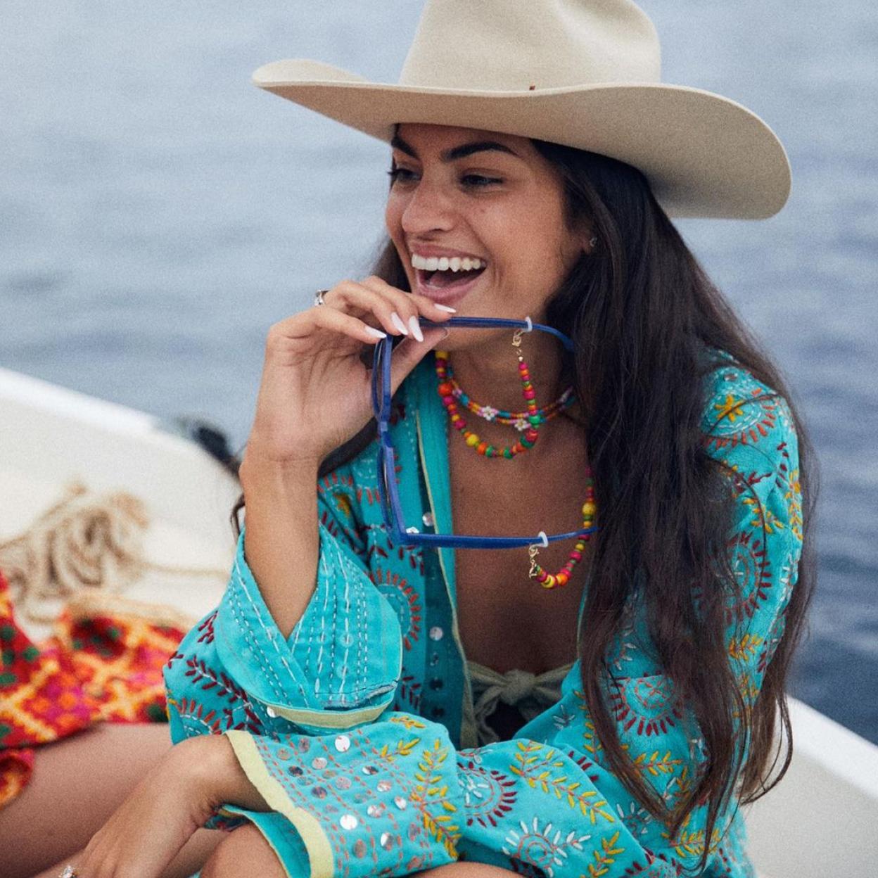 Pincha en la foto para ver la nueva colección de kimonos de Parfois porque son ideales para nuestros looks veraniegos. 