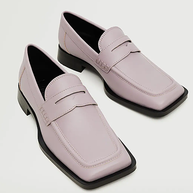 Los mocasines de Mango están rebajados ahora mismo a 29,99 euros.