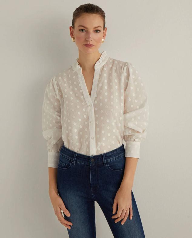 Otra opción de Woman El Corte Inglés es  esta blusa  de lunares