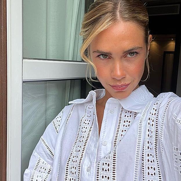 camisas blancas con bordados