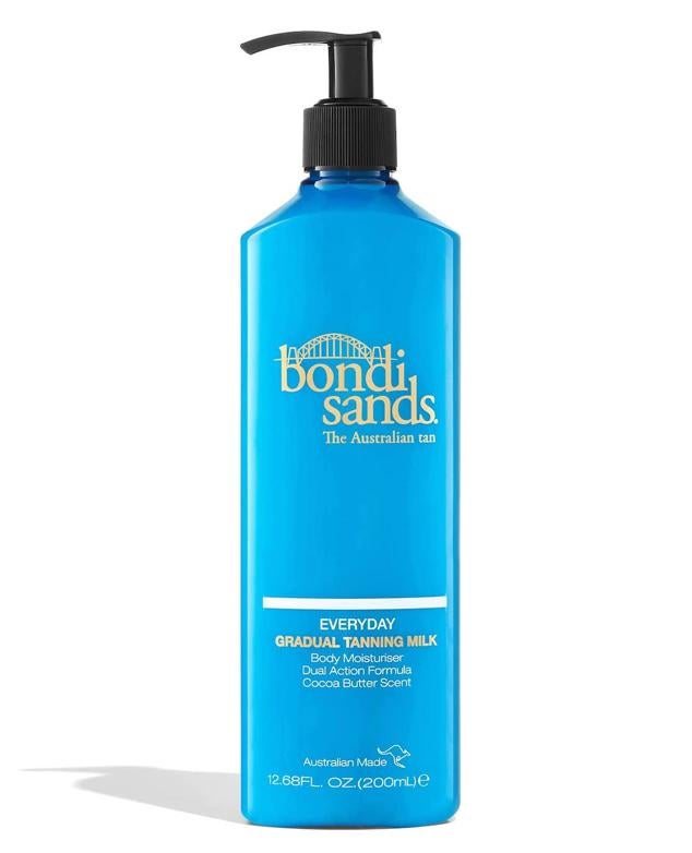 La  Everyday Gradual Tanning Milk de Bondi Sands  es una loción de uso diario que hidrata la piel.  Cómpralo aquí