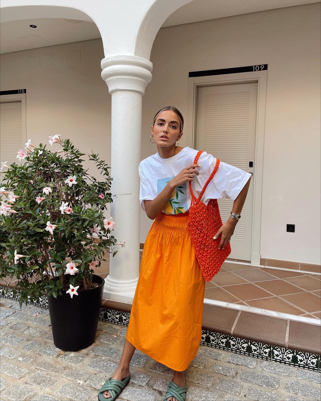 El bolso de red más bonito del low cost está disponible en tres colores y cuesta menos de 25 euros