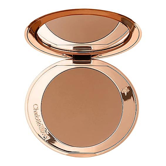 Polvos bronceadores Airbrush Bronzer, de Charlotte Tilbury 