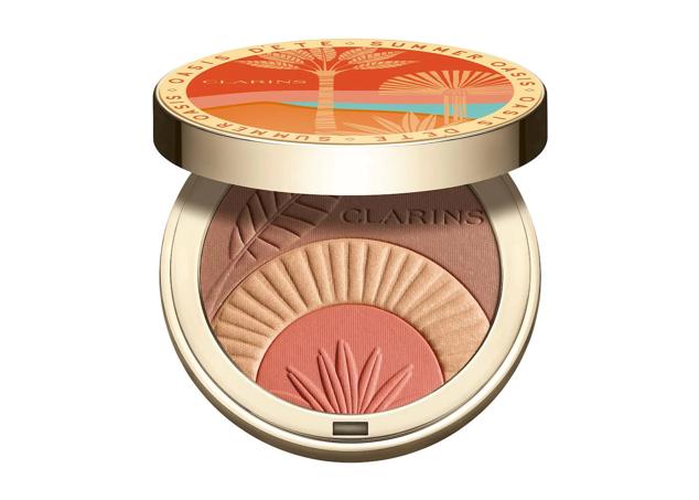 El Ever Bronze & Blush de Clarins alisa, suaviza y nutre la piel al tiempo que le da un aspecto luminoso.  Cómpralo aquí