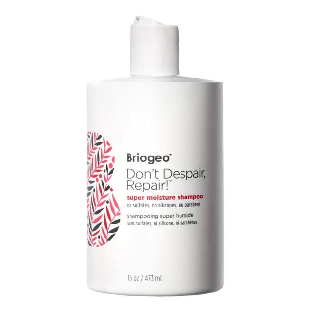 El Don't Despair, Repair! de Briogeo incluye agentes exfoliantes que eliminan las pieles muertas y otras impurezas.  Cómpralo aquí