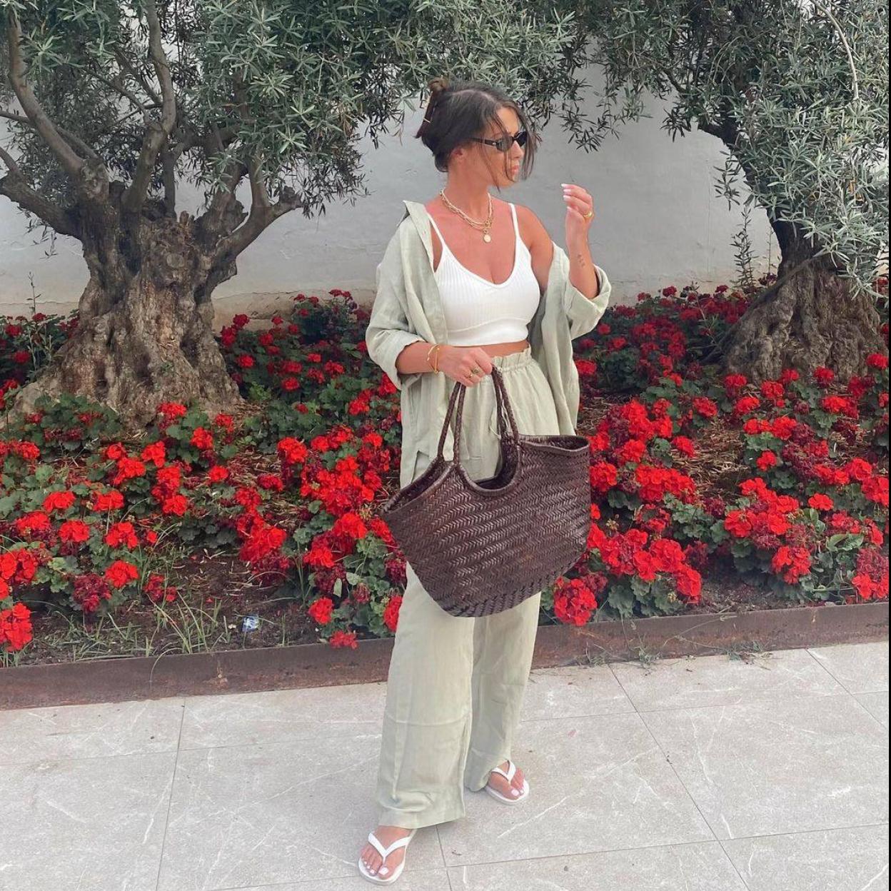 Looks con básicos elegantes y cómodos low cost para vestir a diario este verano sin perder estilo