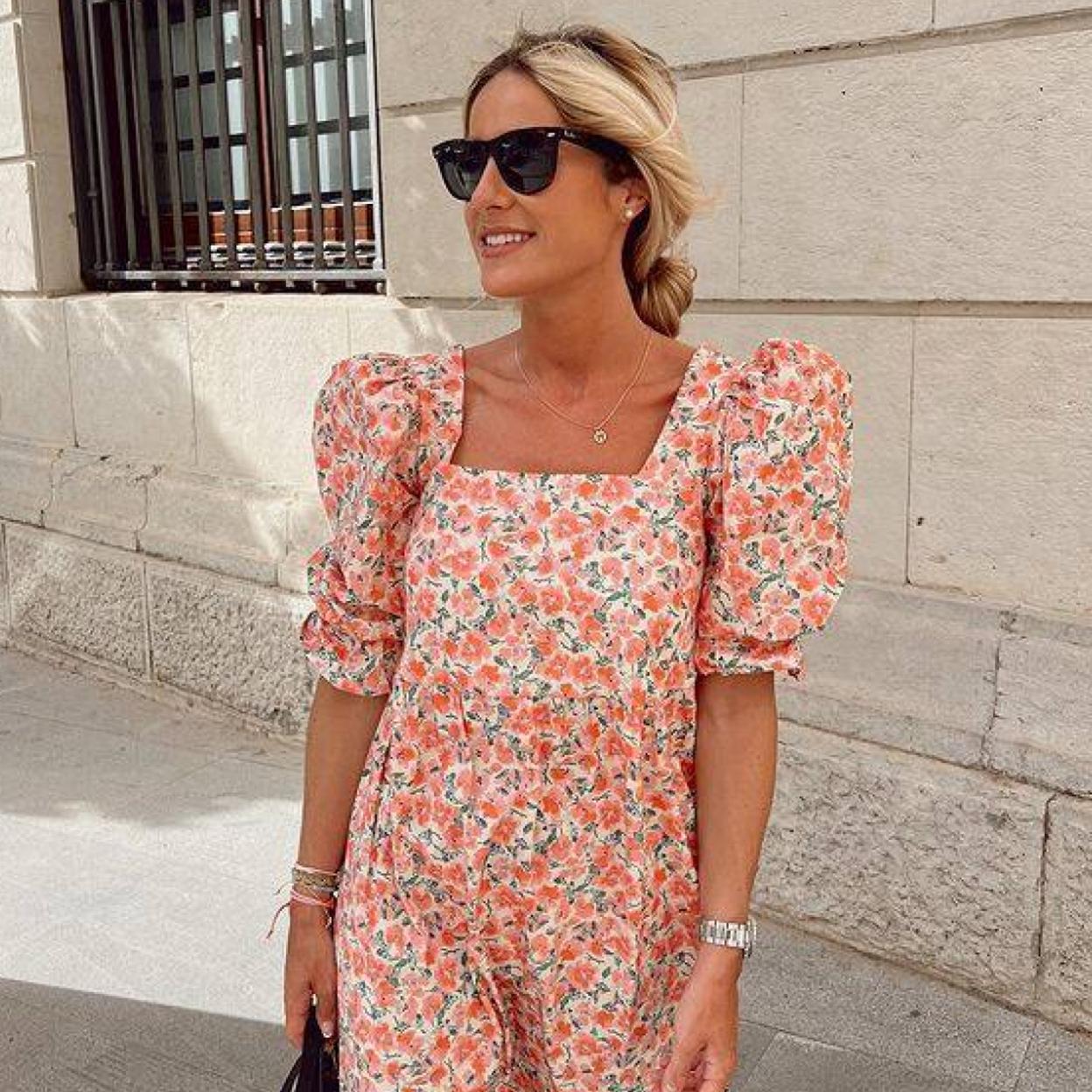 La prenda comodín de la temporada es un mono corto super favorecedor que tienes que comprar en las rebajas de Springfield