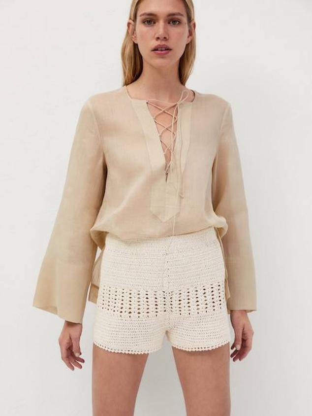 Estos shorts de crochet que hemos encontrado en Massimo Dutti han sido confeccionados en algodón.