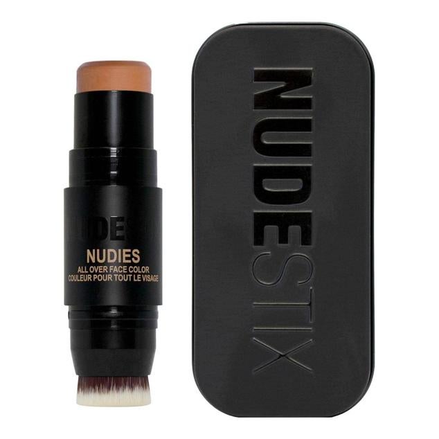 Nudies All Over Face Color de Nudestix se trata de una fórmula de contorneado en stick, con acabado mate y natural, larga duración y multifunción, que lleva incorporada una brocha para más fácil aplicación y tiene una textura cremosa, fundente y modulable capaz de redefinir y reafirmar el cutis en apariencia. Cómpralo aquí