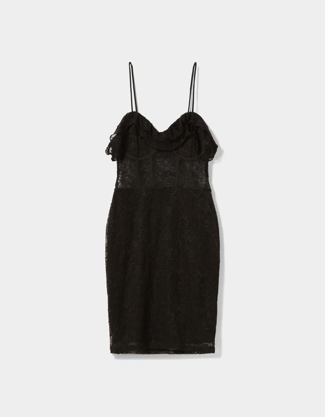 Vestido tipo corsé con transparencias. Un diseño sexi, chic y perfecto para cualquier noche de verano. Es de Bershka. Precio: 25,99 €.