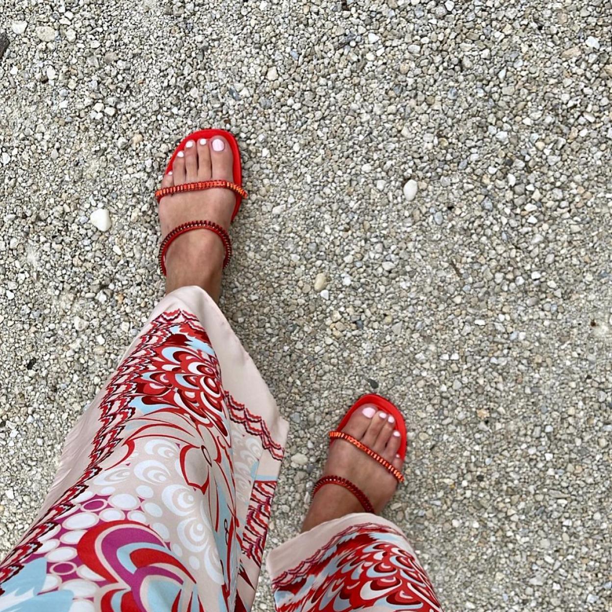 Las sandalias más cómodas del low cost cuestan menos de 30 euros y están disponibles en tres colores