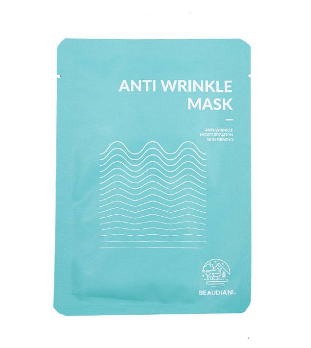Anti Wrinkle Mask de Beaudiani retrasa y mejora visiblemente los signos del envejecimiento, logrando aportar la energía necesaria a las células para su correcto funcionamiento, así como estimula la producción de colágeno y elastina. Combate manchas, arrugas, flacidez y sequedad de golpe, a través de la combinación de ácido hialurónico, pantenol, algas, adenosina y extractos y aceites antioxidantes. Cómpralo aquí