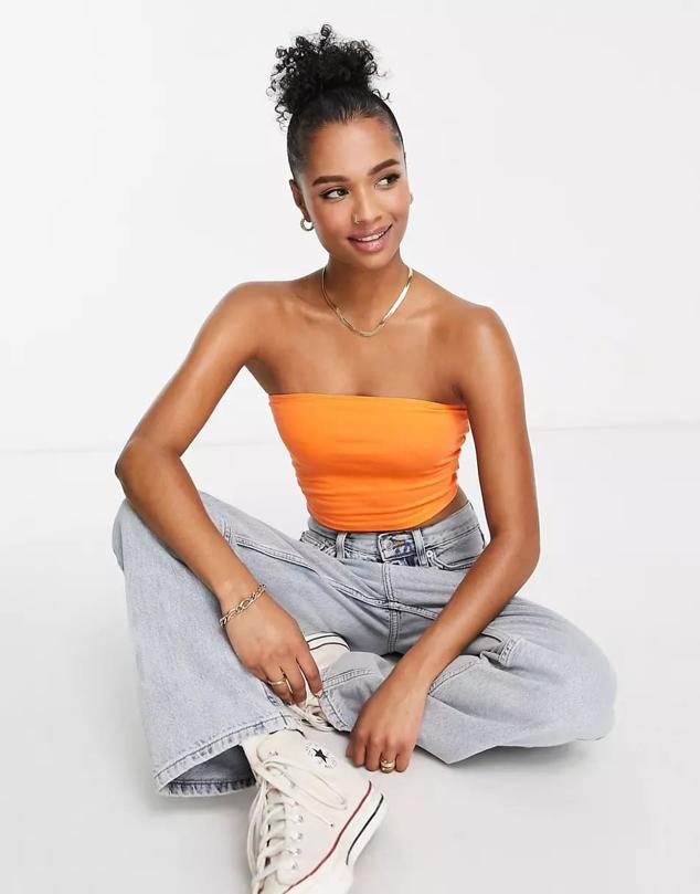 De color naranja para acentuar tu piel luminosa y bronceada después de tomar el sol. Es de ASOS. Precio: 6,49 €.
