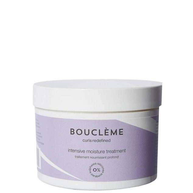 El Intensive Moisture Treatment de Bouclème proporciona la máxima hidratación y nutrición con el objetivo de fortalecer y mejorar el estilo y definición de los rizos. Para ello, la mascarilla está enriquecida con una mezcla de aceite de marula antioxidante, manteca de mafura antirrotura, aceite de camelia reductor de enredos, salvado de trigo acondicionador y aceite de higo chumbo hidratante. Cómpralo aquí