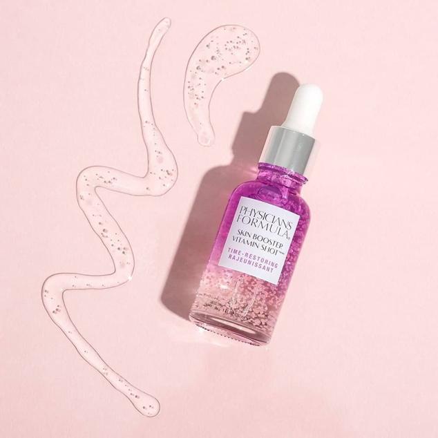 El Skin Booster Vitamin Shot Time-Restoring de Physicians Formula contiene colágeno vegano.  Cómpralo aquí