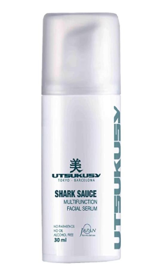 El Shark Sauce de Utsukusy ha sido formulado con niacinamida para acabar con los granitos y las arrugas.  Cómpralo aquí
