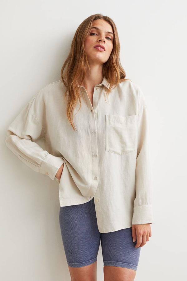 Esta de H&M (disponible en blanco y en beige claro) está elaborada con un tejido mezcla de lino.
