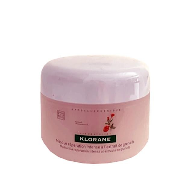 La mascarilla de Granada nutre y repara en profundidad los cabellos teñidos, proporcionando luminosidad al cabello y protegiendo el tono. Con su aplicación se recupera la suavidad del cabello mientras que recobra flexibilidad. (26,75 euros)