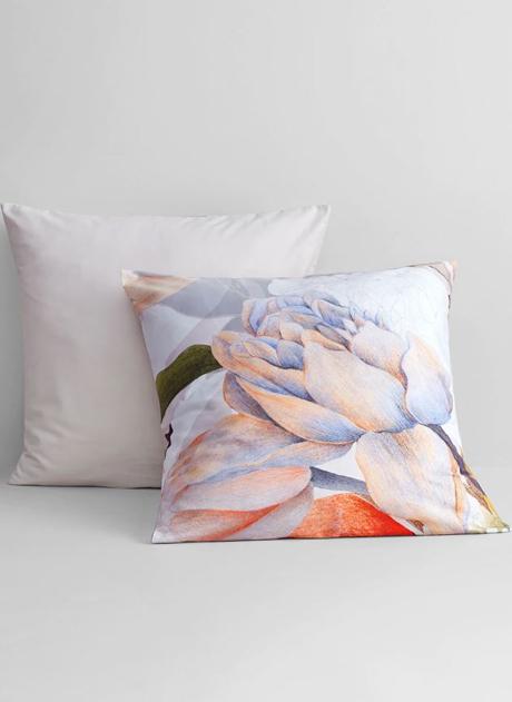 Imagen - La funda de cojín con estampado floral perfecta para darle color a cualquier dormitorio.