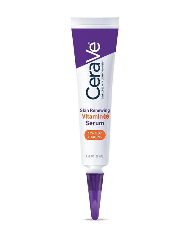 Skin Renewing Vitamin C Serum de Cerave transforma la piel apagada y opaca, refuerza la barrera de la piel, combate el envejecimiento e hidrata en profundidad. Está formulado con un 10% de vitamina C pura, ceramidas, ácido hialurónico y vitamina B5, que en conjunto rellenan, tersan, suaviza, unifican e iluminan el rostro, disminuyendo tanto la fatiga como los signos de la edad. Cómpralo aquí