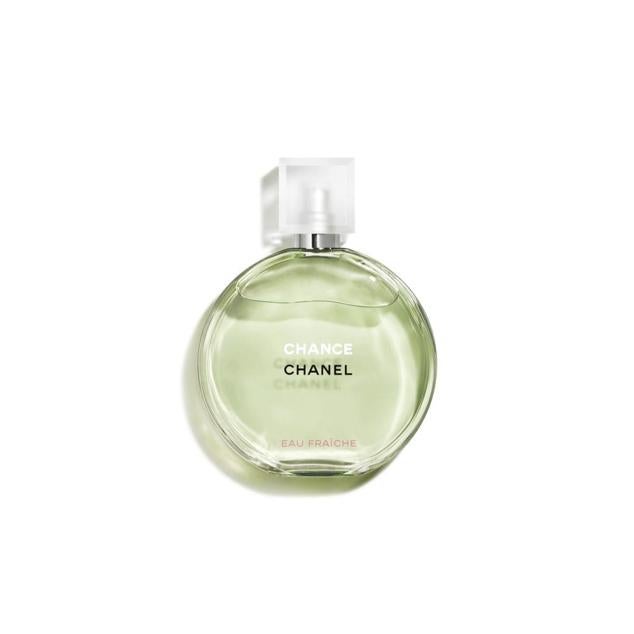 Una fragancia floral y chispeante que podrás llevar contigo a todas partes. Conseguirás que tu piel o ropa tengan un gesto suave, amplio y generoso. Es de Chanel. Precio: 58,95 €.