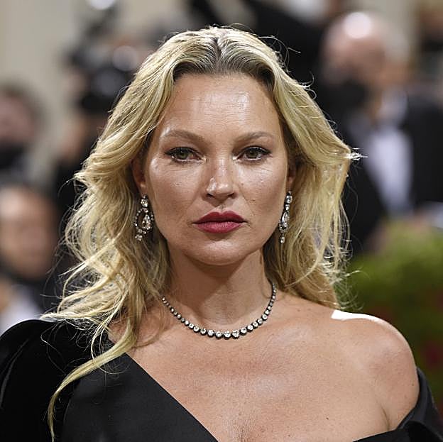 El truco de maquillaje facilísimo que afina el rostro con un efecto lifting rejuvenecedor que puedes copiar en casa