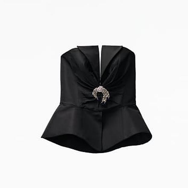 Imagen principal - El look de Zara que ha convertido a Chenoa en la más elegante: el top de Kate Moss y zapatos joya que vas a querer copiar