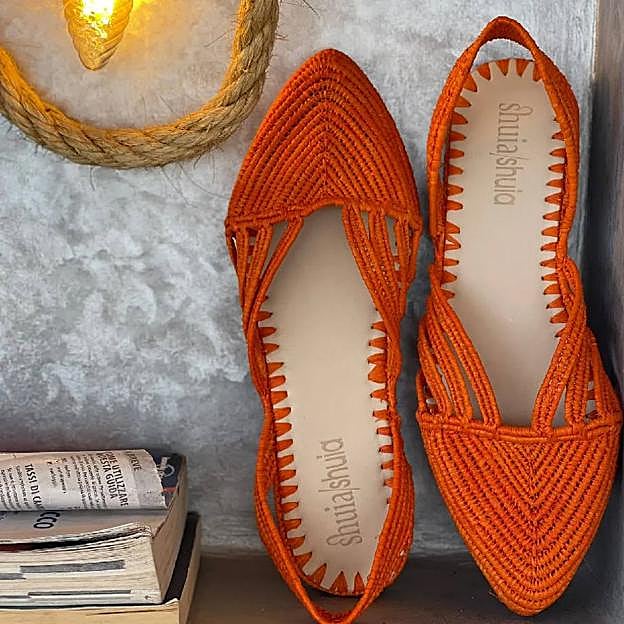 Imagen principal - Los zapatos de rafia de Shuia Shuia, Latouche y Sfera