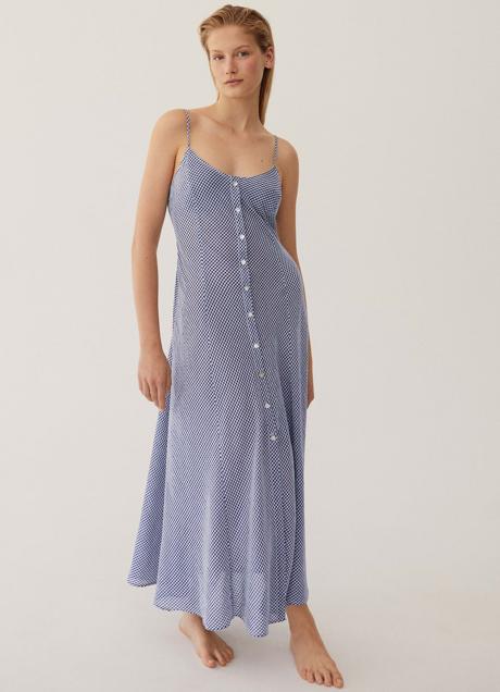 Imagen - El vestido más fresquito y cómodo del verano es este de cuadros vichy de Oysho.