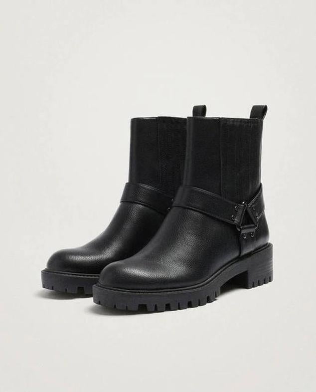 Estas botas de Parfois en color negro tienen la puntera redonda y un tacón de 4,5 cm de altura.