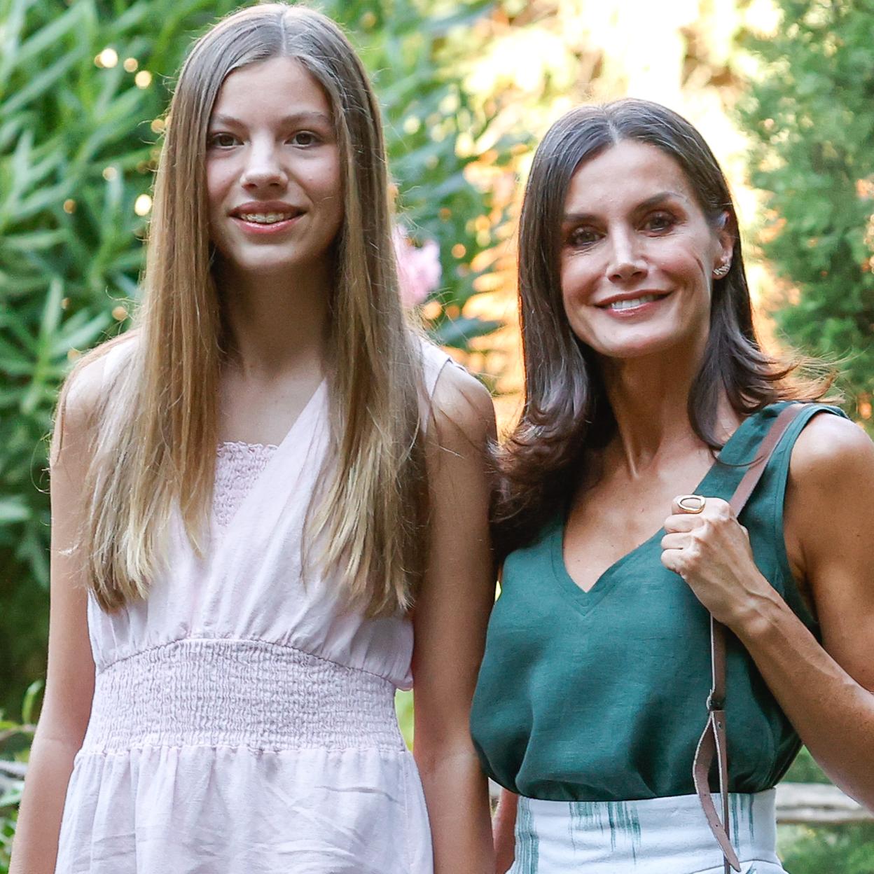 La infanta Sofía y la reina Letizia.