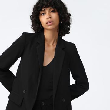 Imagen secundaria 1 - La blazer barata de Lefties que te comprarás ahora y llevarás en septiembre