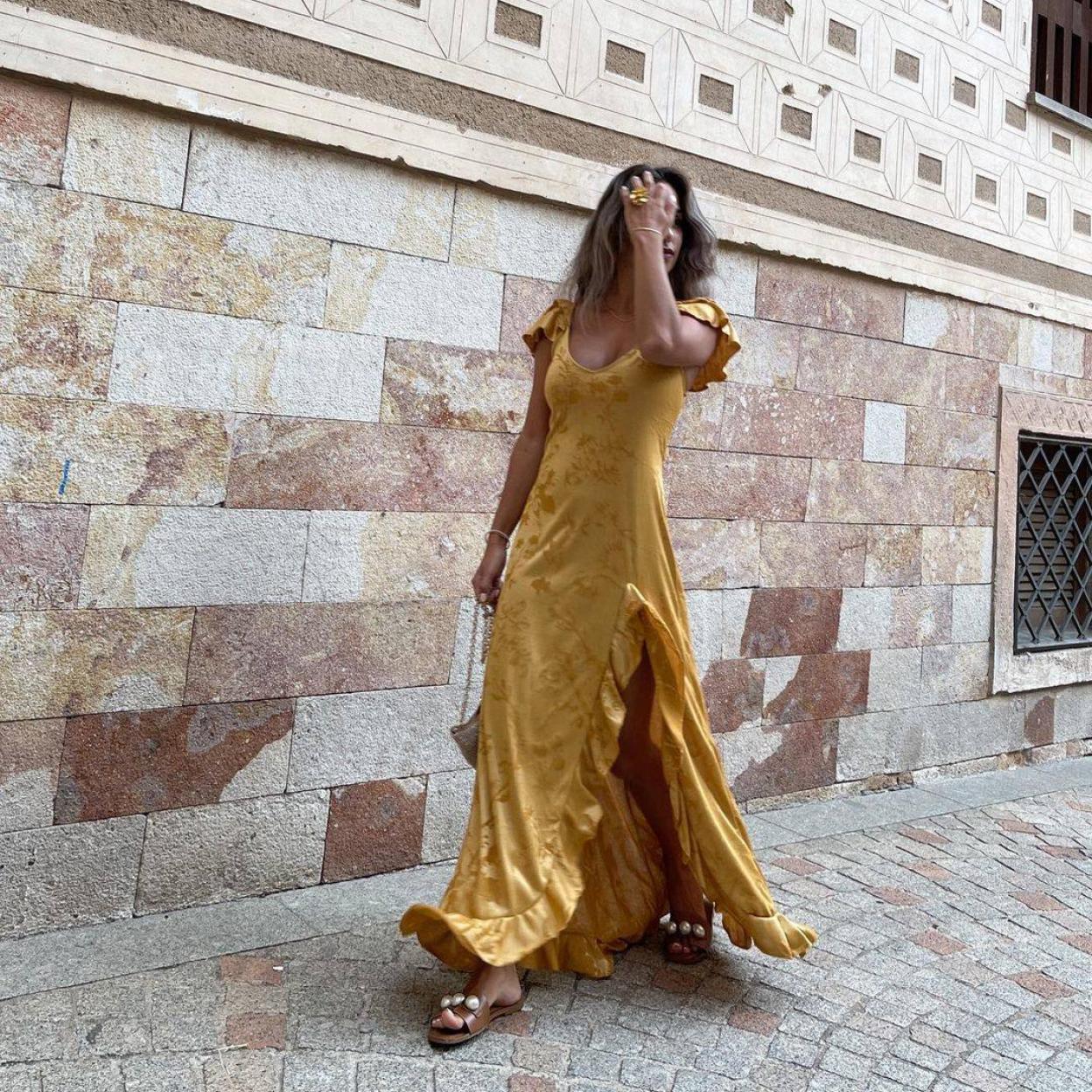 El vestido amarillo con volantes de Zara que se ha agotado en horas.