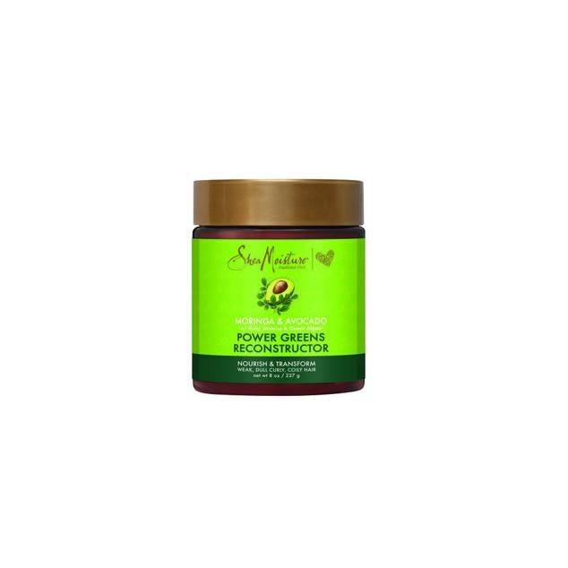 Power Greens Reconstructor de Shea Moisture fortalece las hebras, minimiza la rotura, hidrata con intensidad, suaviza, aumenta la elasticidad y controla el frizz. Esta mascarilla para pelo rizado y dañado está formulada con aceites de aguacate, oliva, almendra dulce, soja, manteca de karité, proteínas, kale, té verde, alga y té, que trabajan de forma sinérgica para que el pelo luzca inmejorable.