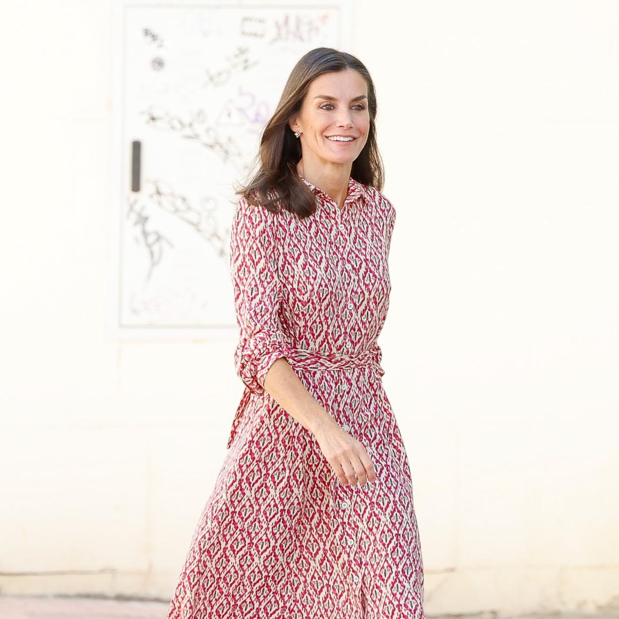 Tenemos la versión cómoda de las alpargatas de cuña favoritas de la reina Letizia