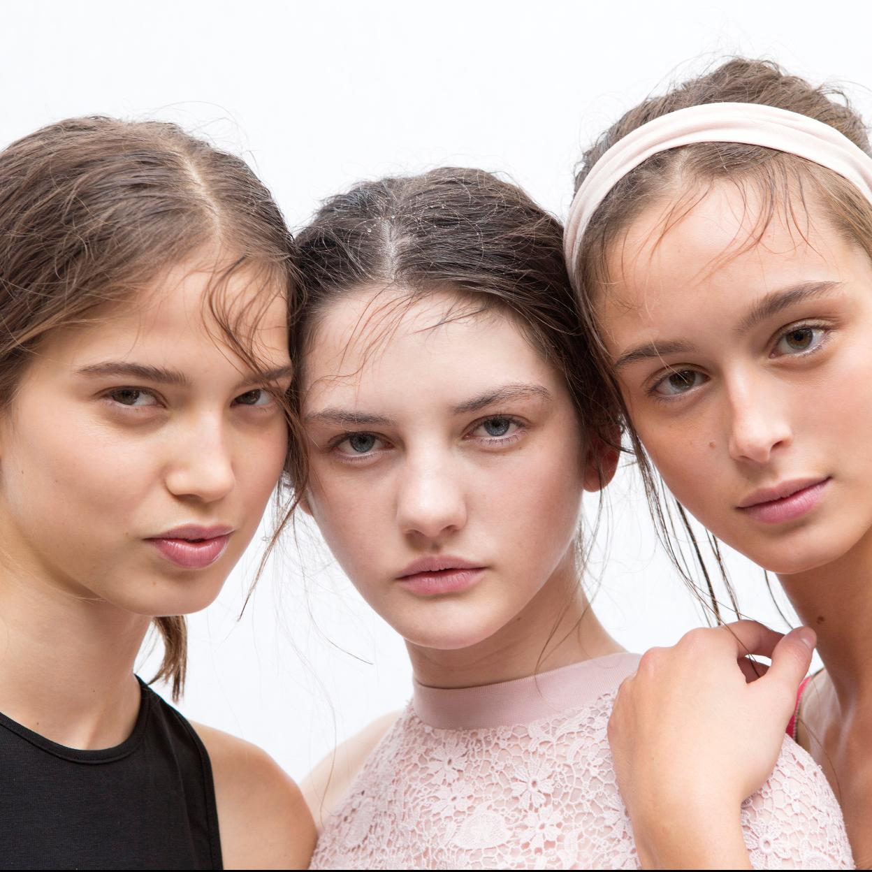 Los tres retoques fáciles que te puedes hacer en verano y te van a quitar 10 años